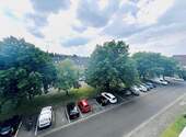 Kostenlose Stellplätze direkt vor der Türe! - 