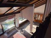 Blick von Galerie auf Wohnbereich - 