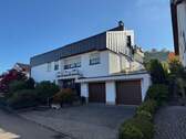 Hausvorder- u. -seitenansicht - 9 Zimmer Einfamilienhaus zum Kaufen in Kohlberg