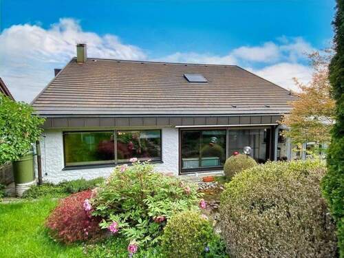 Hausrückseite - 9 Zimmer Einfamilienhaus in Kohlberg