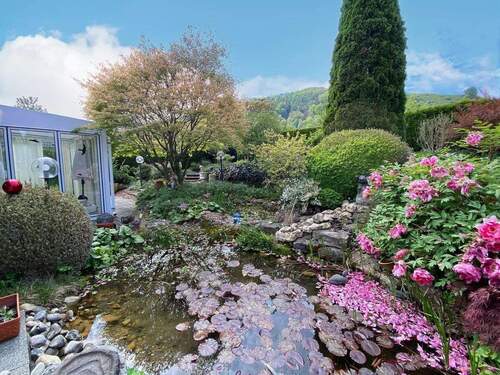 Gartenbeet mit Teich - Einfamilienhaus mit 326,00 m² in Kohlberg zum Kaufen