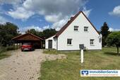Einfamilienhaus Straßenansicht - Ruhig. Grün. Vielseitig. & Platz für die ganze Familie!