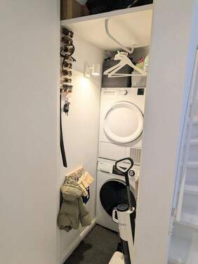 Garderobe mit WM und Trockner - 