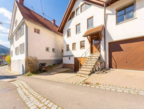 Haus - 6 Zimmer Doppelhaushälfte zum Kaufen in Neidlingen