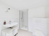 Badezimmer EG - 6 Zimmer Doppelhaushälfte in Neidlingen