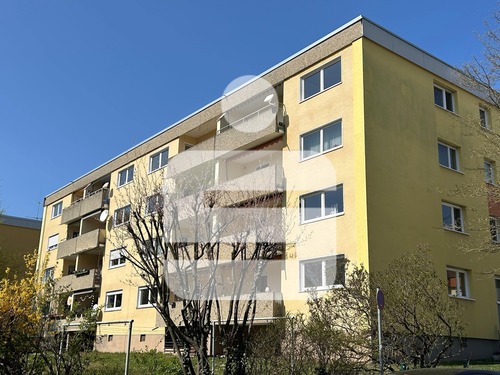 Titelbild - Große bezugsfreie Wohnung mit Garage und Carport...4-Zimmer-ETW in Uttenreuth