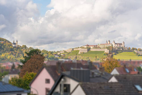 Ausblick - Einfamilienhaus mit 278,80 m² in Würzburg zum Kaufen