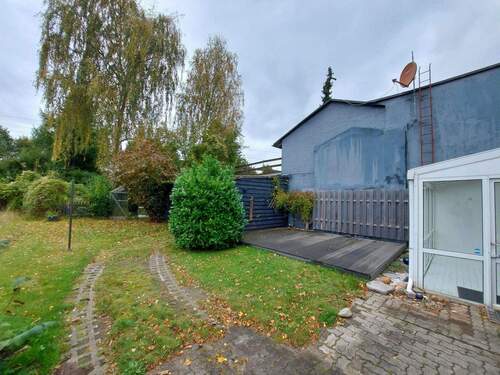 Zuwegung zum Carport - 4 Zimmer Doppelhaushälfte zum Kaufen in Nortorf
