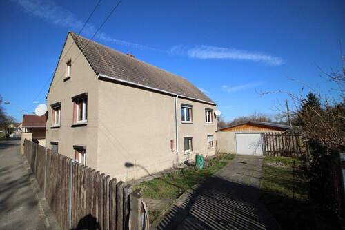 Hausansicht - 5 Zimmer Einfamilienhaus in Bad Dürrenberg
