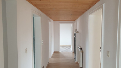 Flur Obergeschoss - 6 Zimmer Mehrfamilienhaus, Wohnhaus in Emmerting