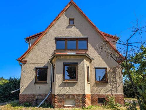 Vorderansicht - 7 Zimmer Einfamilienhaus zum Kaufen in Zwenkau