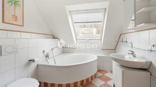 Badezimmer 1 - Etagenwohnung mit 86,80 m&sup2; in Heilbronn zum Kaufen