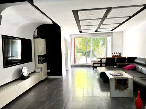 Großes helles Wohnzimmer - 3 Zimmer Etagenwohnung in Hannover