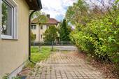 PKW Einfahrt - 4 Zimmer Einfamilienhaus in Berlin Kaulsdorf
