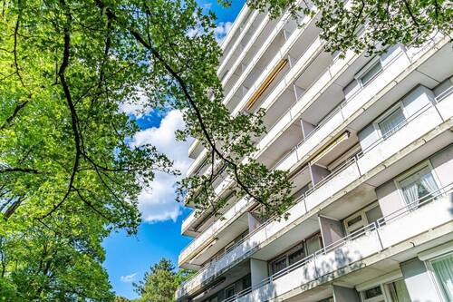 Hausansicht/ Balkone - Etagenwohnung mit 41,50 m&sup2; in München zum Kaufen