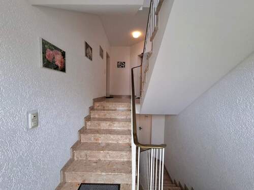 Treppenhaus - 3 Zimmer Etagenwohnung zum Kaufen in Hattingen