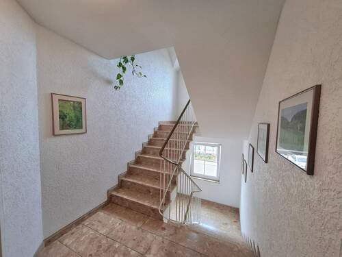 Treppenhaus - 3 Zimmer Etagenwohnung in Hattingen