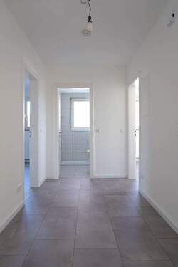 Flur - Etagenwohnung mit 76,00 m&sup2; in Burgwedel zur Miete