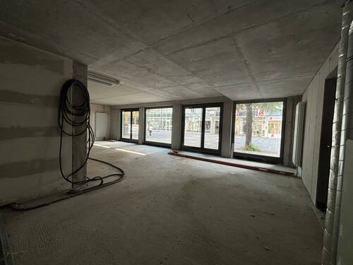 Erdgeschoss - Gewerbeobjekt (Büro, Produktion, Verkauf) zum Kaufen in Böblingen