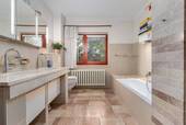 Erdgeschoss Badezimmer - 