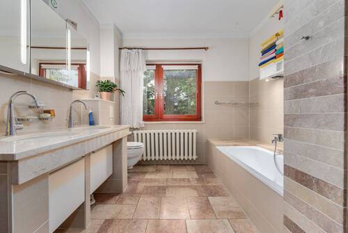 Erdgeschoss Badezimmer - 