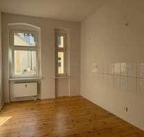 Nur einen Steinwurf vom Weißensee: Bezugsfreie, attraktive 2-Zimmer-Altbauwohnung mit Balkon! - Berlin