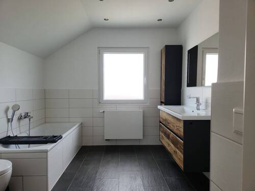 Tgl. Wannen-/Duschbad OG. - 