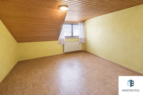 Schlafzimmer 1.OG (KI- geleert) - 