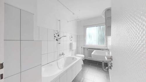 Badezimmer 1. Obergeschoss - 1 Zimmer Mehrfamilienhaus, Wohnhaus in Hamm