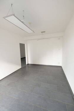 Ladenlokal Foto 1 - Gewerbeobjekt (Büro, Produktion, Verkauf) in Langenfeld (Rheinland) zur Miete
