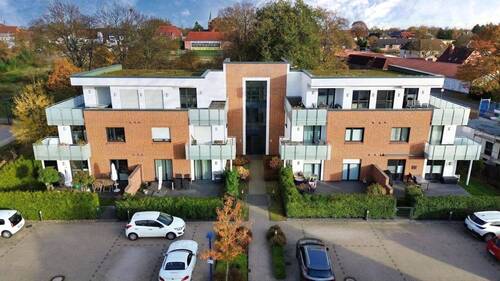 Hausansicht - 2 Zimmer Etagenwohnung zum Kaufen in Oyten