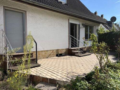 sonnige Terrasse - 5 Zimmer Einfamilienhaus in Krefeld