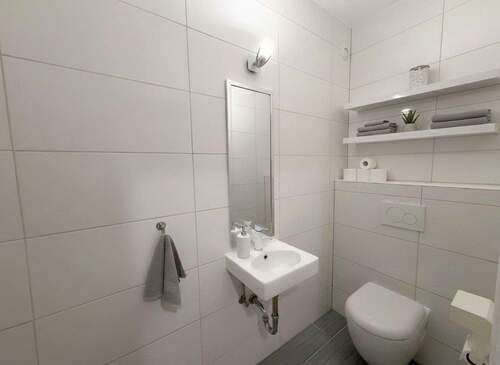 Gäste-WC (KI möbliert) - 