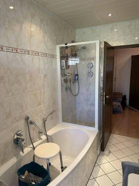 Badezimmer Erdgeschoss - 