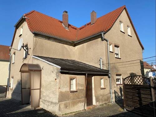 Südostansicht - Keine Zeit zum Rasenmähen ? - 73.000,00 EUR Kaufpreis, ca.  130,00 m² Wohnfläche