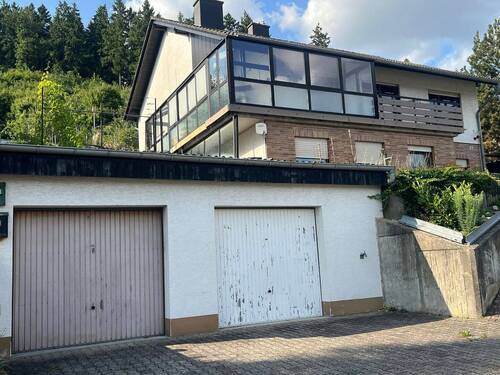 Vorderansicht - 6 Zimmer Mehrfamilienhaus, Wohnhaus in Hochstetten-Dhaun