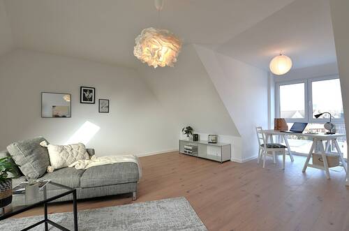 Dachgeschoss - Platz zum arbeiten und relaxen! - 