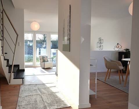 Einladender Eingangsbereich - 5 Zimmer Reihenmittelhaus zur Miete in Bünde