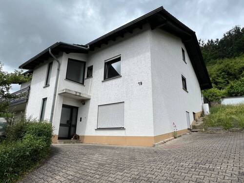 Vorderansicht - Top-Gelegenheit! Zweifamilienhaus mit großem Grundstück in Hochstetten-Dhaun zu verkaufen.