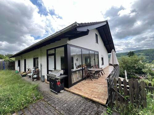 Rück-u. Seitenansicht 1 mit Balkon - 
