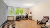 Wohnzimmer 1 - Renoviertes 1-Zimmer-Apartment mit Möblierung