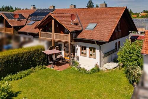 Hausansicht Gartenseite - Sonniges Reihenendhaus mit Gartenidylle in Kirchseeon - Eglharting