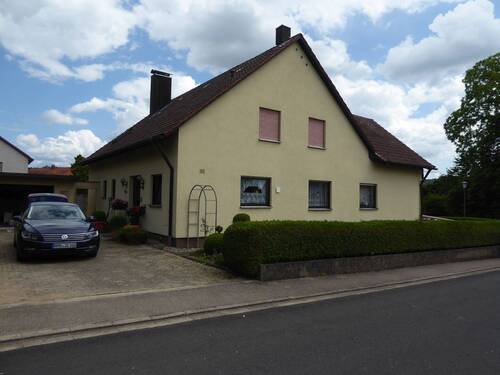Titelbild.JPG - Großes Wohnhaus mit Ferienwohnung, Garage, Nebengebäude und Garten, ca. 7km nordöstlich von Rothenburg