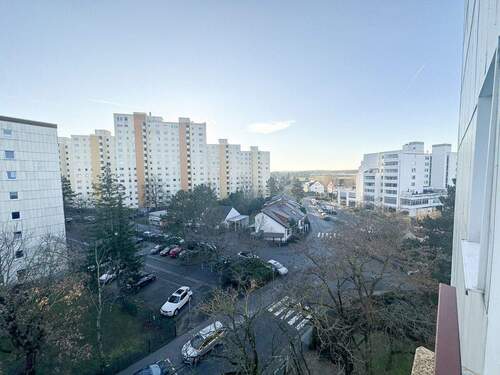 Blick vom Balkon - 4 Zimmer Etagenwohnung in Rodgau