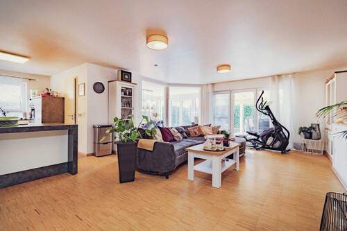 Großzügiger Wohnbereich - 