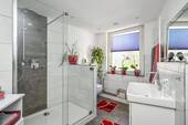 Badezimmer OG Wohnung - 