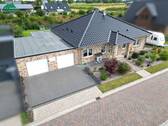 Luftaufnahme - Gebaut für die Zukunft - komfortabler Wohnbungalow mit durchdachtem Raumkonzept *** 360 ° Rundgang ***