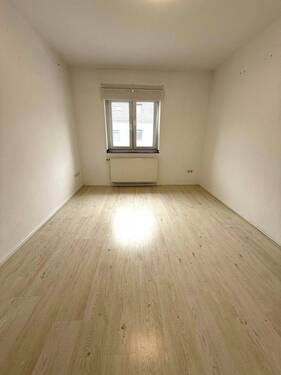Zimmer 4 Straßenseite - 