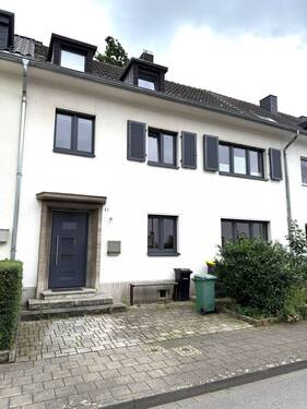 Frontansicht - 7 Zimmer Mehrfamilienhaus, Wohnhaus zum Kaufen in Düren