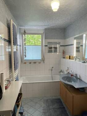 Bad (Wanne + Dusche) - 
